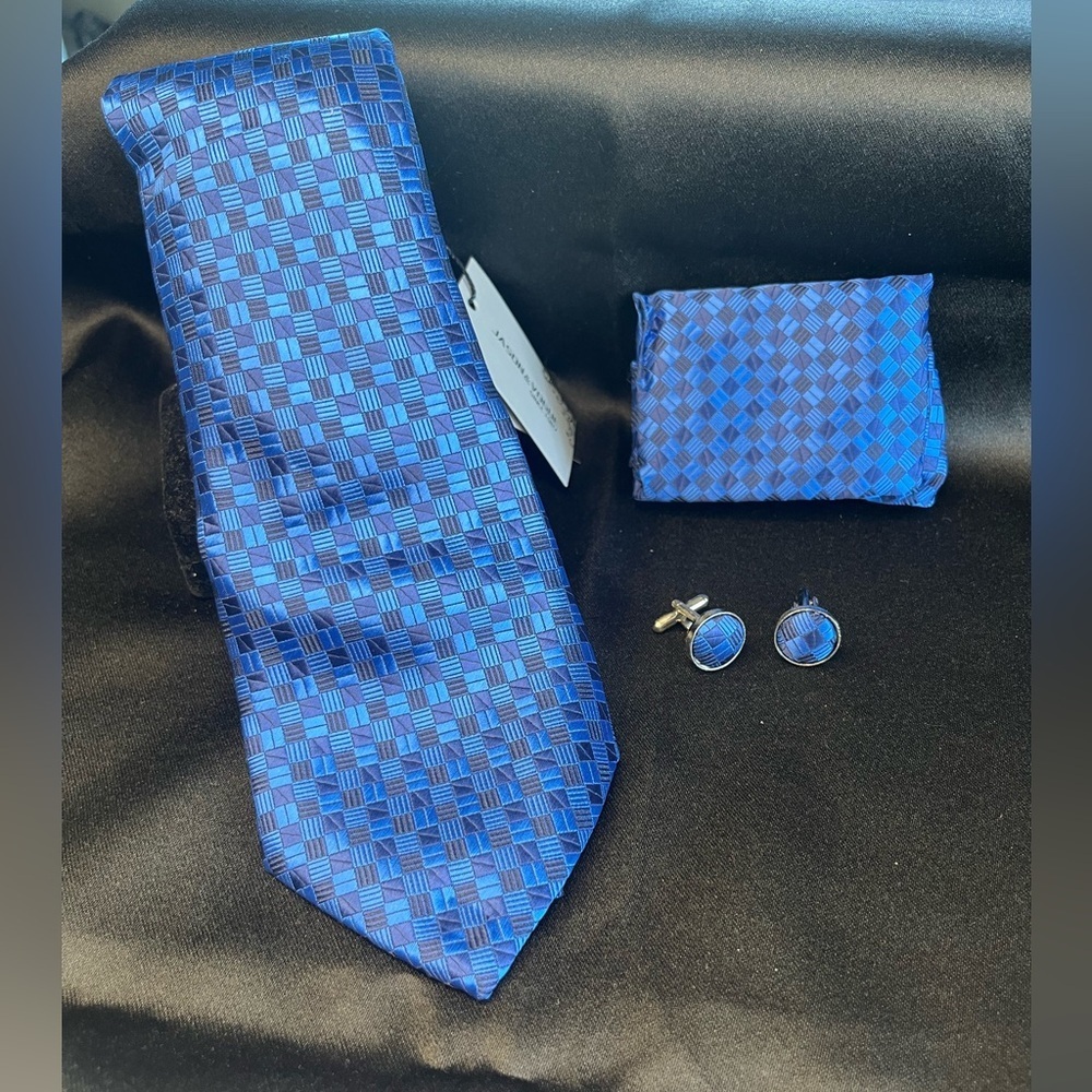 NWT-Silk Blue Patterned Tie Set
